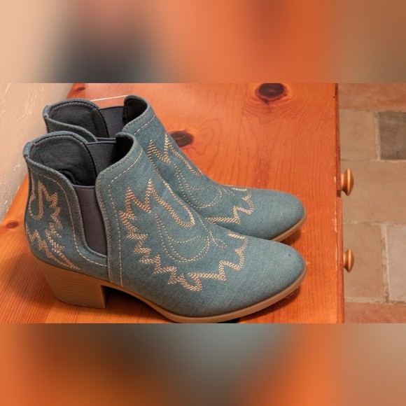 Global Win Ankle Cowgirl Jeans Boots. Size 8. - Picture 3 of 9